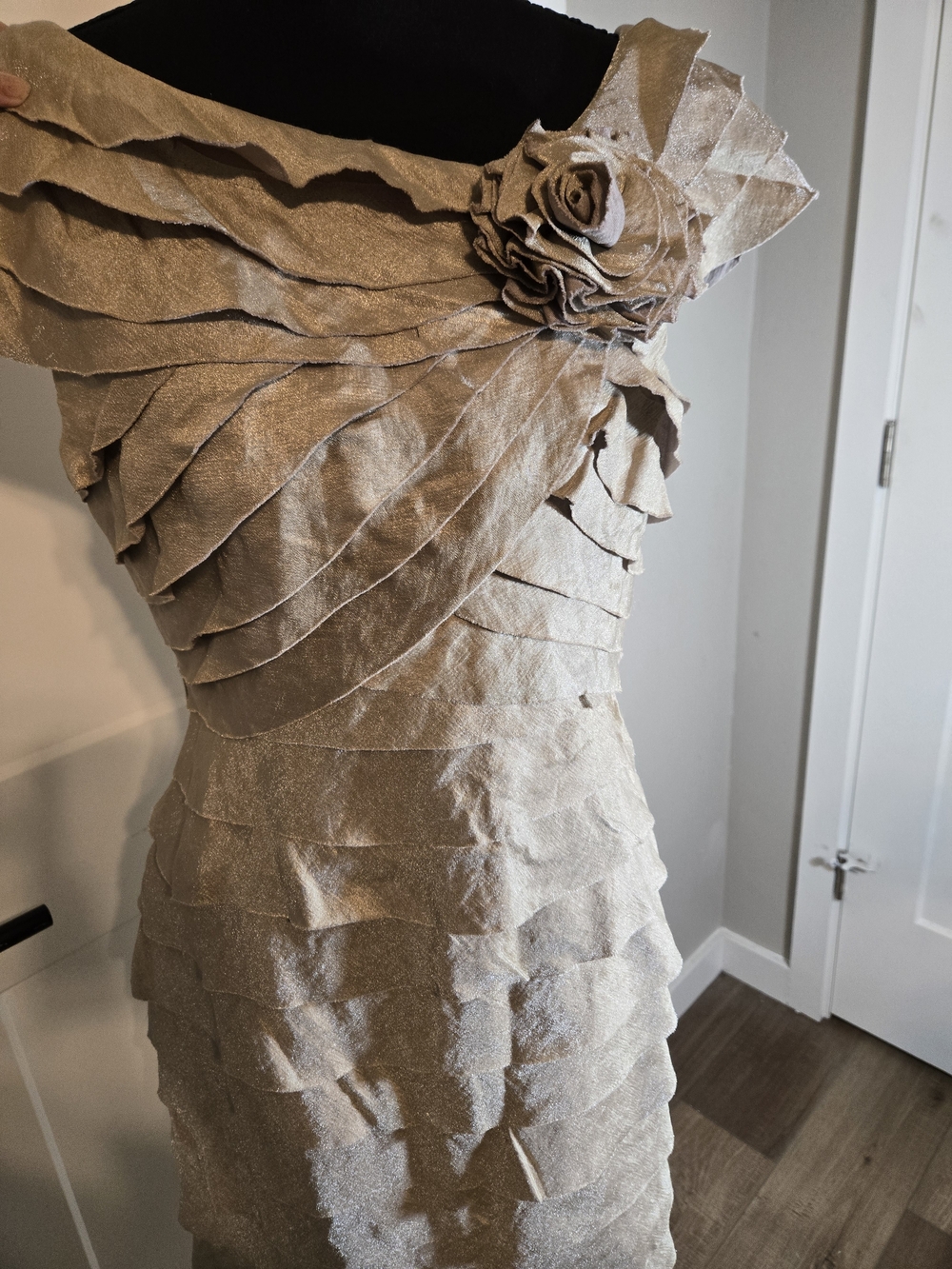 London Times Gold Metallic Tiered Ruffle Cocktail Dress Rose Brooch Form